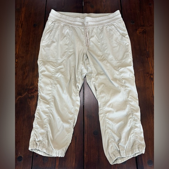 The North Face Pants - The North Face Pants Beige Ruched Hiking Casual Outdoor Cropped Capris Womens XL